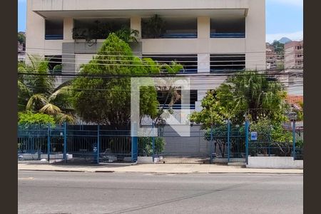 Apartamento à venda com 62m², 1 quarto e 1 vagaFachada e portaria