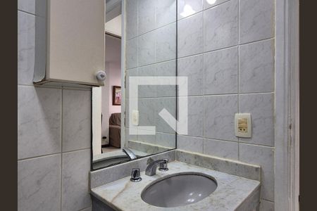 Apartamento à venda com 85m², 3 quartos e 1 vaga Apartamento à venda com 85m², 3 quartos e 1 vagaBanheiro social