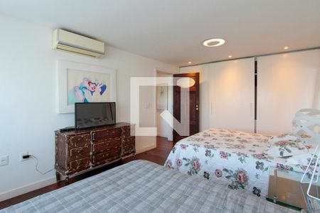 Casa de condomínio à venda com 700m², 6 quartos e 2 vagasQuarto 2 suíte