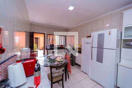 Casa à venda com 125m², 3 quartos e 3 vagas Casa à venda com 125m², 3 quartos e 3 vagasCozinha