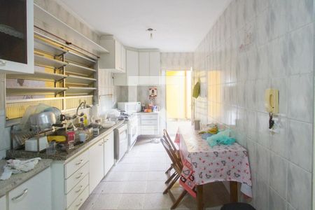 Casa à venda com 250m², 3 quartos e 4 vagas Casa à venda com 250m², 3 quartos e 4 vagasCozinha