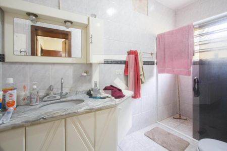 Casa à venda com 250m², 3 quartos e 4 vagas Casa à venda com 250m², 3 quartos e 4 vagasBanheiro Suíte