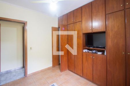 Casa à venda com 250m², 3 quartos e 4 vagas Casa à venda com 250m², 3 quartos e 4 vagasSuíte