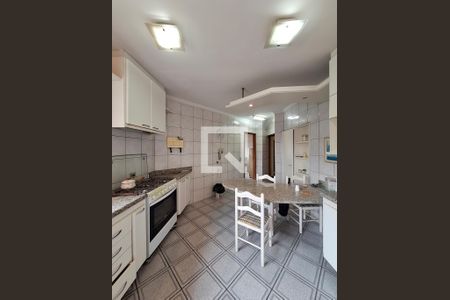 Casa à venda com 700m², 4 quartos e 8 vagasCozinha