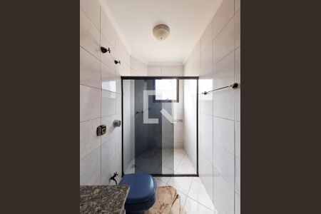 Casa à venda com 700m², 4 quartos e 8 vagasBanheiro Quarto 1