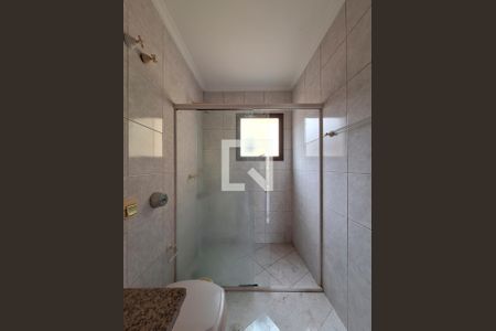 Casa à venda com 700m², 4 quartos e 8 vagasBanheiro Quarto 3