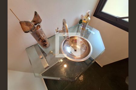 Casa à venda com 700m², 4 quartos e 8 vagasLavabo