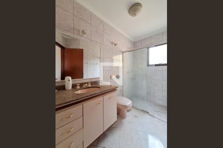 Casa à venda com 700m², 4 quartos e 8 vagasBanheiro Quarto 3