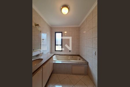 Casa à venda com 700m², 4 quartos e 8 vagasBanheiro Quarto 2