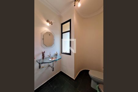 Casa à venda com 700m², 4 quartos e 8 vagasLavabo