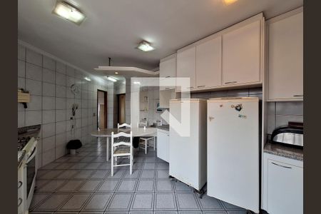 Casa à venda com 700m², 4 quartos e 8 vagasCozinha