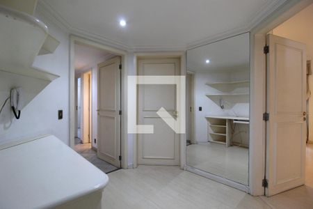 Apartamento à venda com 150m², 2 quartos e 2 vagasEscritório