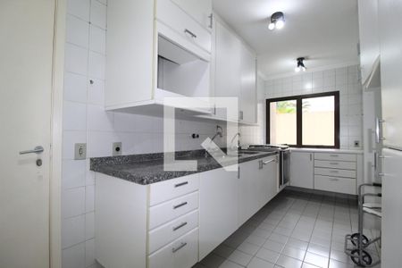 Apartamento à venda com 150m², 2 quartos e 2 vagasCozinha