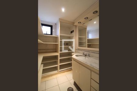 Apartamento à venda com 150m², 2 quartos e 2 vagasBanheiro da Suíte 2