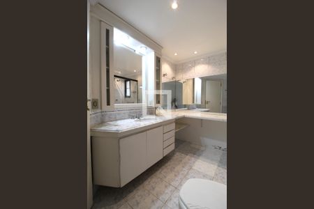 Apartamento à venda com 150m², 2 quartos e 2 vagasBanheiro da Suíte 2