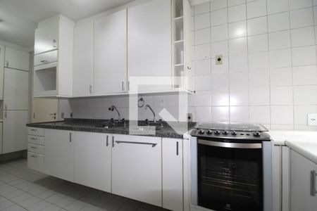 Apartamento à venda com 150m², 2 quartos e 2 vagasCozinha