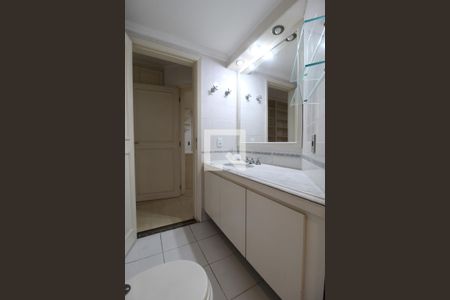 Apartamento à venda com 150m², 2 quartos e 2 vagasBanheiro da Suíte 1