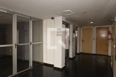 Apartamento para alugar com 50m², 2 quartos e 1 vagaÁrea comum - Saguão do prédio