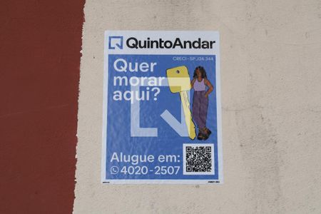 Apartamento para alugar com 50m², 2 quartos e 1 vagaPlaca instalada no muro da fachada do condomínio