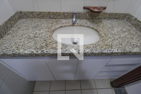 Casa à venda com 330m², 2 quartos e 2 vagas Casa à venda com 330m², 2 quartos e 2 vagasBanheiro