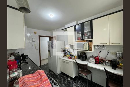 Apartamento à venda com 130m², 3 quartos e 3 vagasCozinha