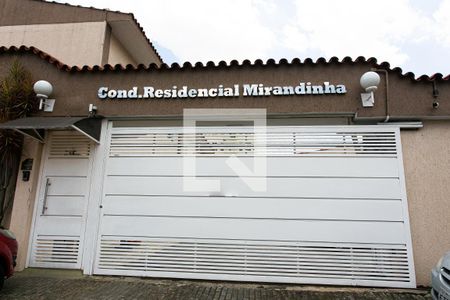 Casa de condomínio à venda com 68m², 2 quartos e 1 vaga Casa de condomínio à venda com 68m², 2 quartos e 1 vagaFachada