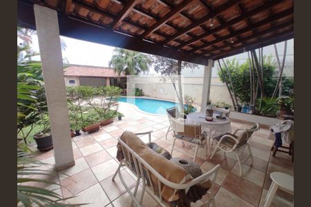 Casa de condomínio à venda com 280m², 4 quartos e 4 vagas Casa de condomínio à venda com 280m², 4 quartos e 4 vagasFoto 02