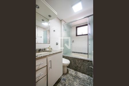 Apartamento para alugar com 122m², 3 quartos e sem vaga Apartamento para alugar com 122m², 3 quartos e sem vagaBanheiro da suíte