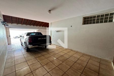 Garagem de casa para alugar com 5 quartos, 360m² em Jardim Mosteiro, Ribeirão Preto
