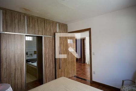 Casa à venda com 280m², 6 quartos e 2 vagasSuíte 3