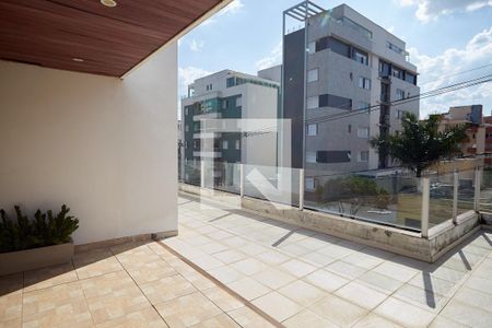 Casa à venda com 280m², 6 quartos e 2 vagasSala 2 varanda