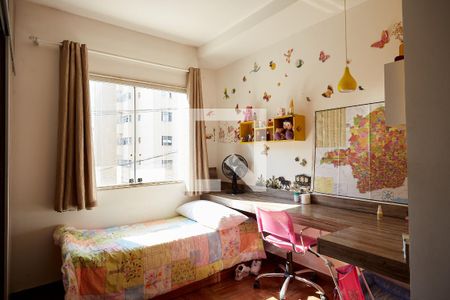 Casa à venda com 280m², 6 quartos e 2 vagasQuarto 