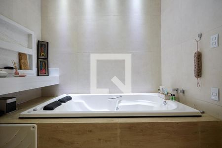 Casa à venda com 280m², 6 quartos e 2 vagasSuíte 3