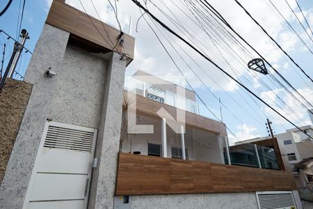 Casa à venda com 280m², 6 quartos e 2 vagasFachada