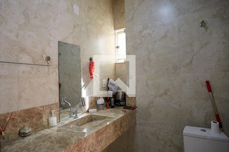 Casa à venda com 280m², 6 quartos e 2 vagasBanheiro