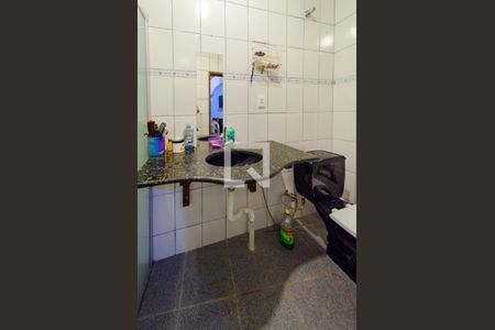 Casa à venda com 200m², 4 quartos e sem vagaBanheiro