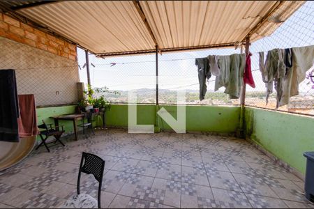 Casa à venda com 200m², 4 quartos e sem vagaCasa 2 - Varanda/Área de Serviço