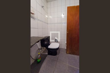 Casa à venda com 200m², 4 quartos e sem vagaBanheiro