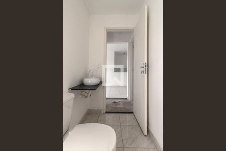 banheiro social_4 de apartamento para alugar com 2 quartos, 50m² em Vila Moinho Velho, São Paulo