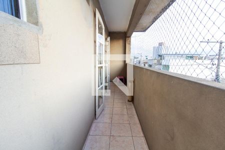 Casa à venda com 250m², 5 quartos e 2 vagasCasa 1: Varanda