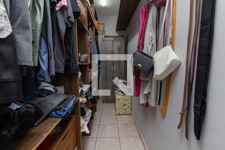 Casa à venda com 250m², 5 quartos e 2 vagasCasa 1: Closet