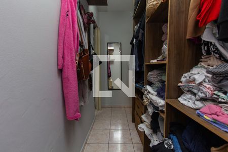 Casa à venda com 250m², 5 quartos e 2 vagasCasa 1: Closet