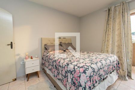 Casa à venda com 250m², 5 quartos e 2 vagasCasa 1: Quarto 3 - suíte com closet e varanda