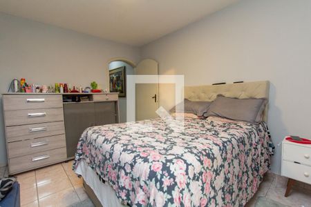 Casa à venda com 250m², 5 quartos e 2 vagasCasa 1: Quarto 3 - suíte com closet e varanda