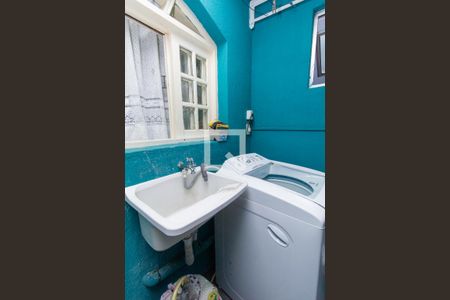 Casa à venda com 250m², 5 quartos e 2 vagasCasa 1: Área de Serviço