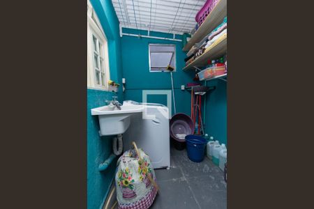 Casa à venda com 250m², 5 quartos e 2 vagasCasa 1: Área de Serviço