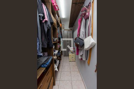 Casa à venda com 250m², 5 quartos e 2 vagasCasa 1: Closet