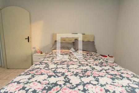 Casa à venda com 250m², 5 quartos e 2 vagasCasa 1: Quarto 3 - suíte com closet e varanda