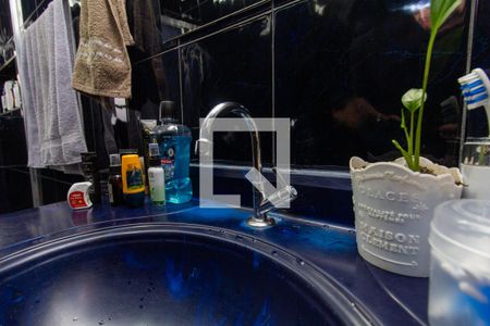 Casa à venda com 250m², 5 quartos e 2 vagasCasa 1: Banheiro da Suíte