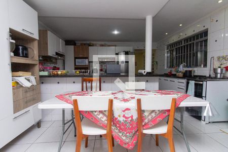 Casa à venda com 250m², 5 quartos e 2 vagasCasa 2: Cozinha